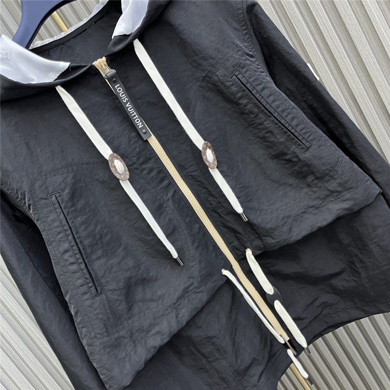 l0vis Vvtt0n lv pleated hooded jacket