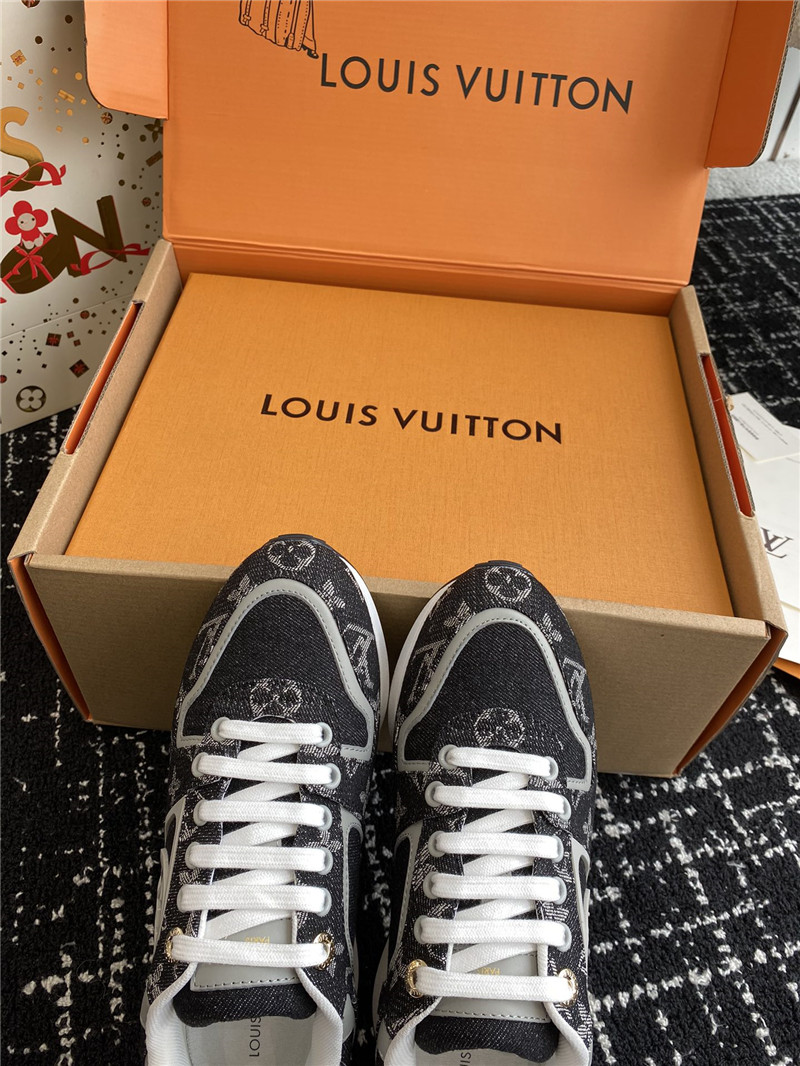 l0vis Vvtt0n lv calfskin monogram run away sneakers