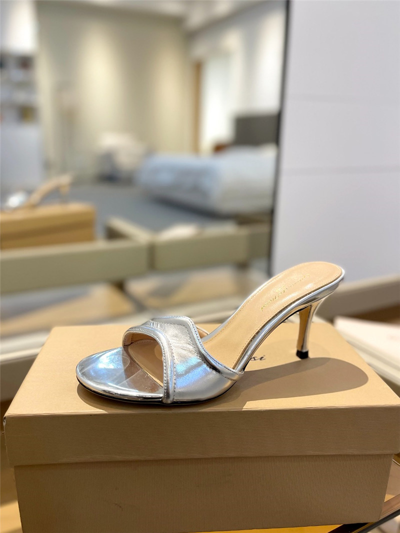 gianvito rossi new semi-trailer