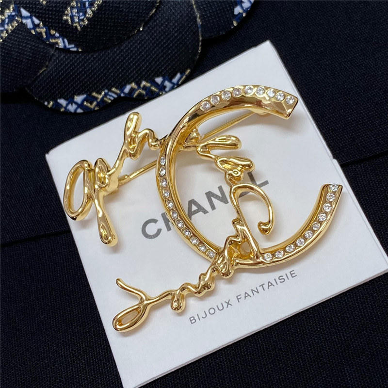 Ch**el spliced rhinestone irregular brooch