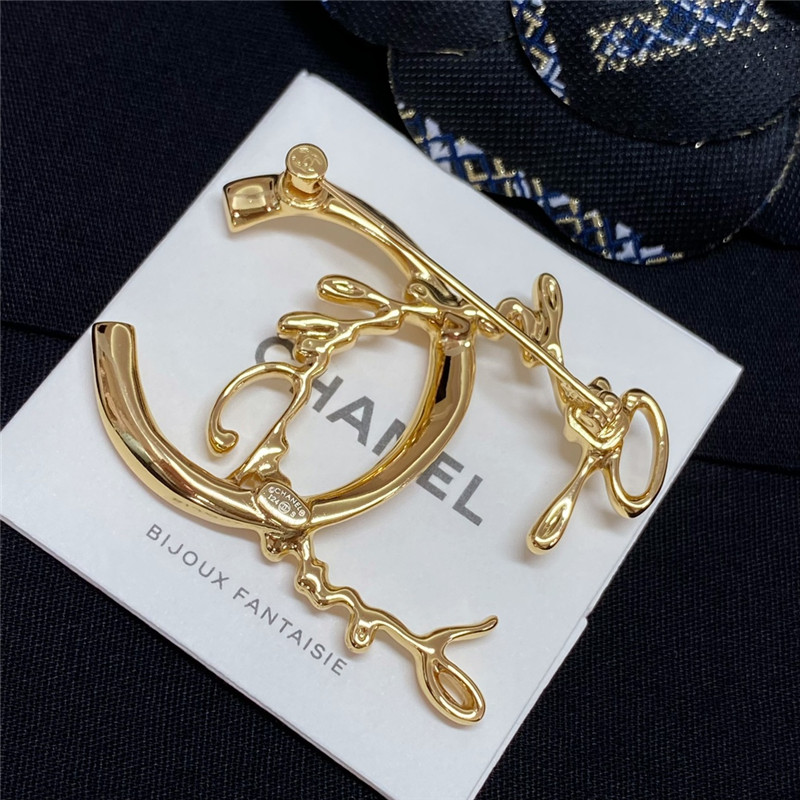 Ch**el spliced rhinestone irregular brooch