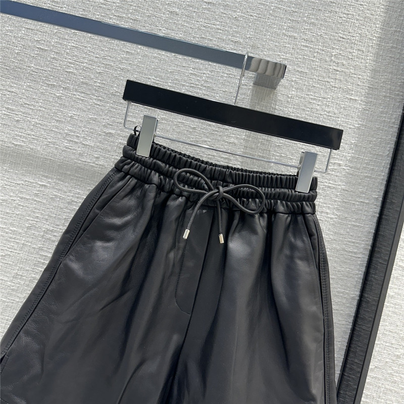 L0ew* elastic high waist sheepskin casual large shorts