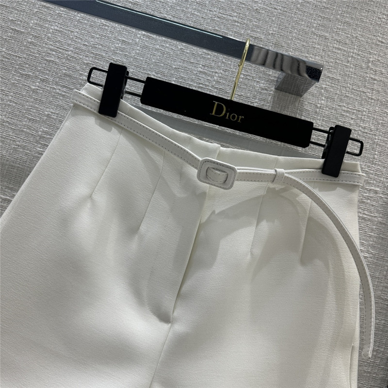 D10r classic versatile high waist shorts