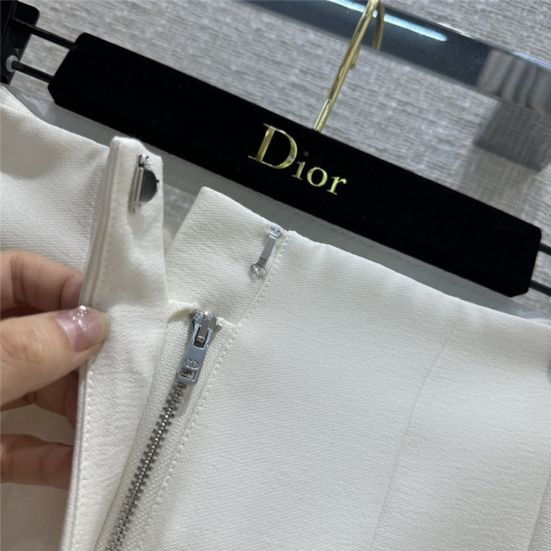 D10r classic versatile high waist shorts