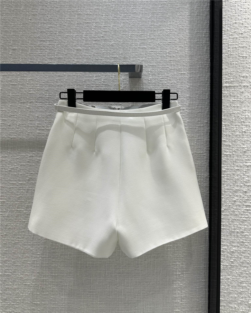 D10r classic versatile high waist shorts