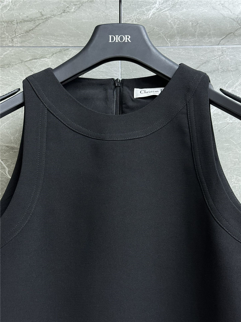 D10r sleeveless dress