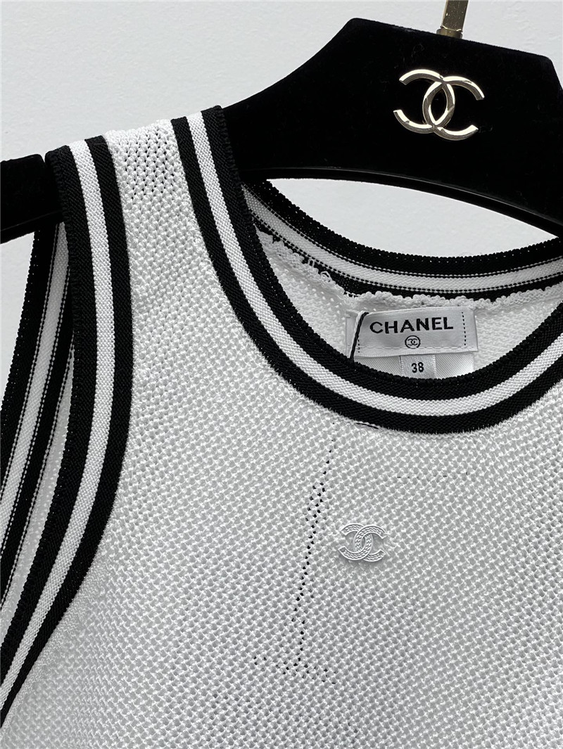 Chanel mesh hollow knitted vest
