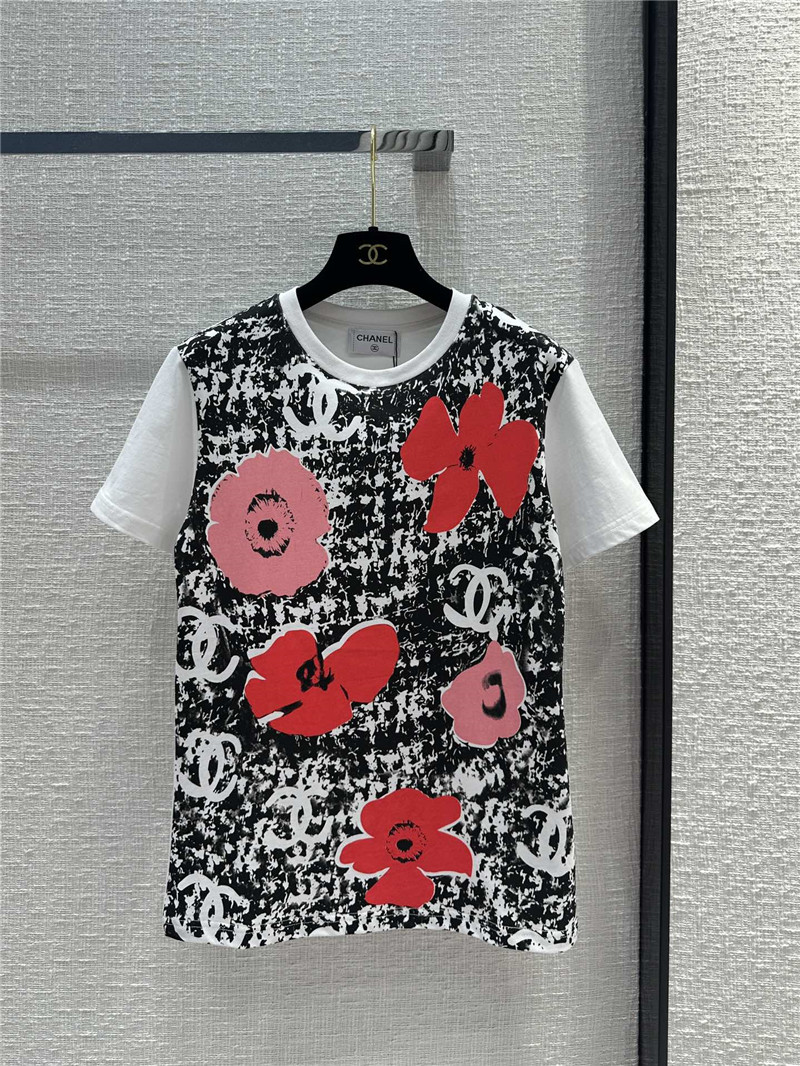 Chanel small rhinestone logo graffiti printed T-shirt on the back