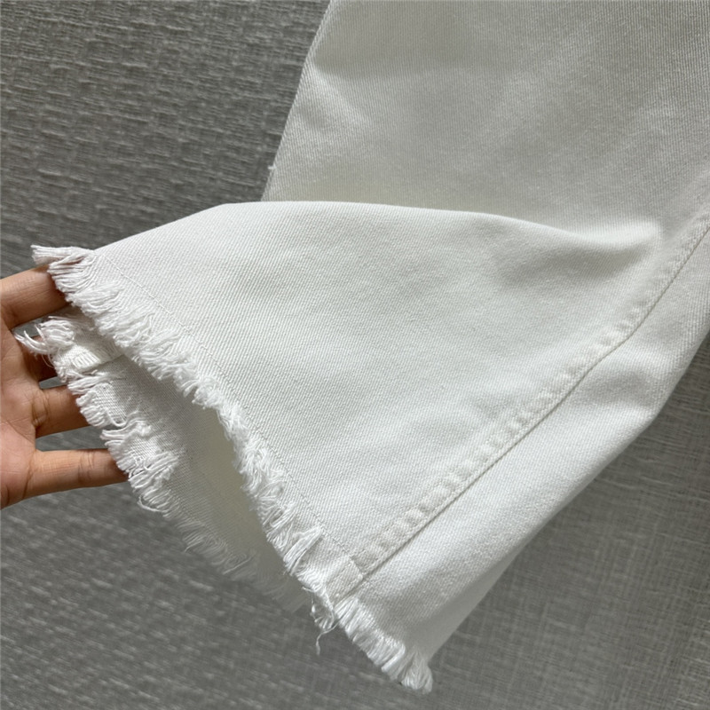 D10r age-reducing raw edge design straight jeans