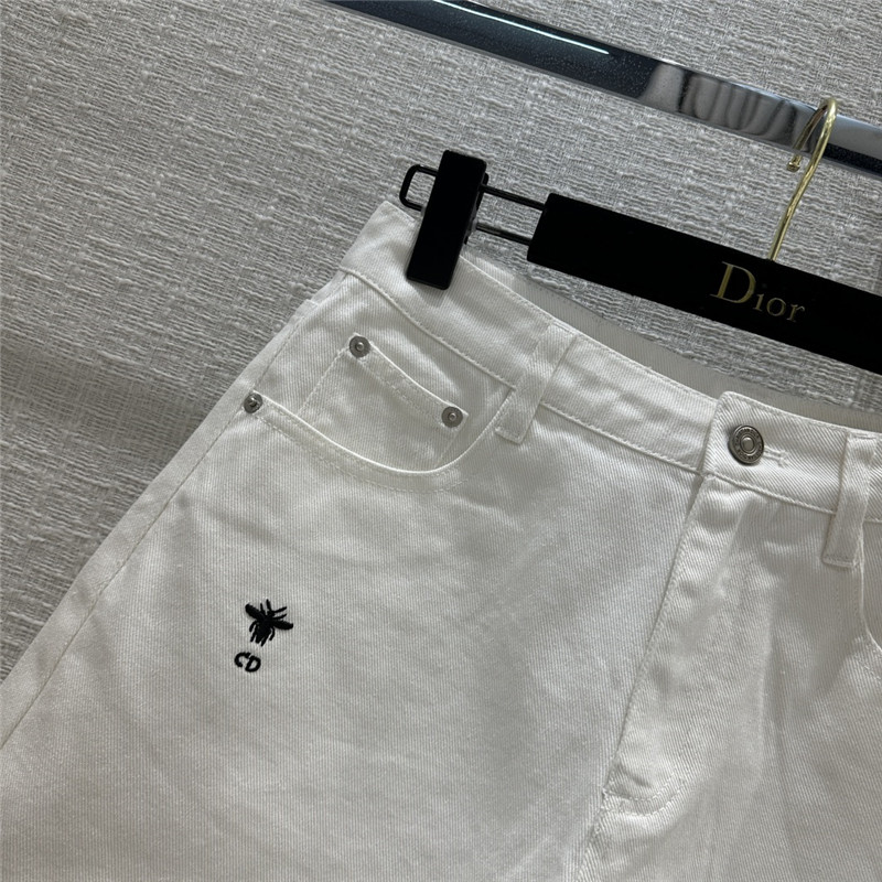 D10r new white shorts