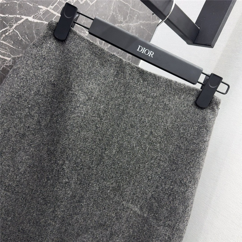 D10r suit jacket + mid-length skirt suit