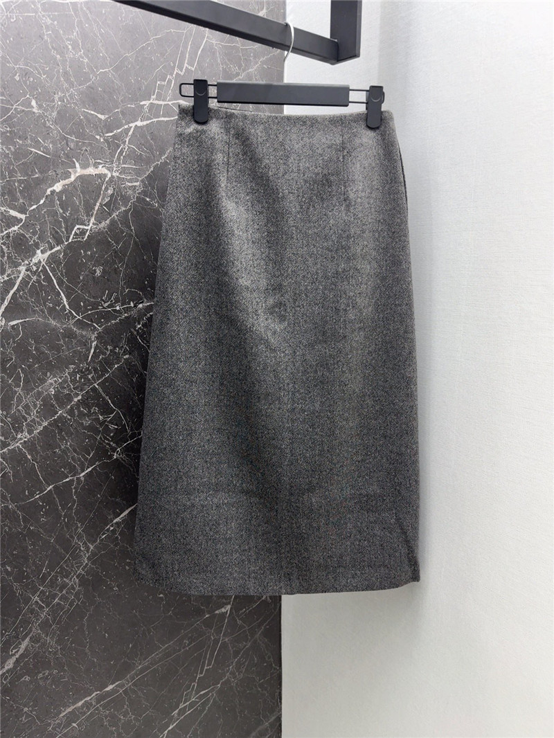 D10r suit jacket + mid-length skirt suit