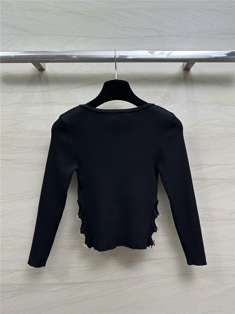 Ce1i*e arc de triomphe side button design square neck top