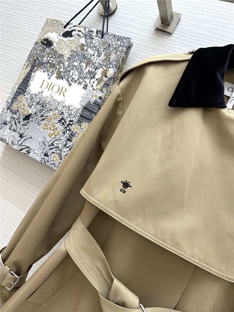 D10r classic bee logo embroidered trench coat