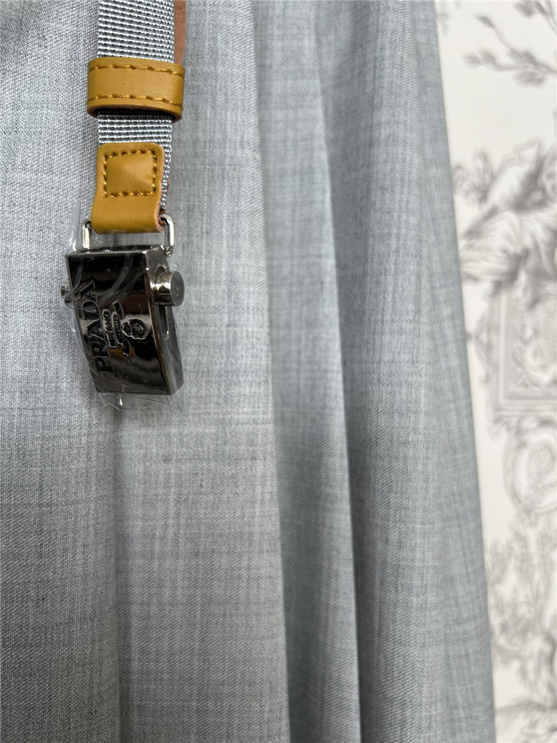 Pra*a new preppy pleated skirt