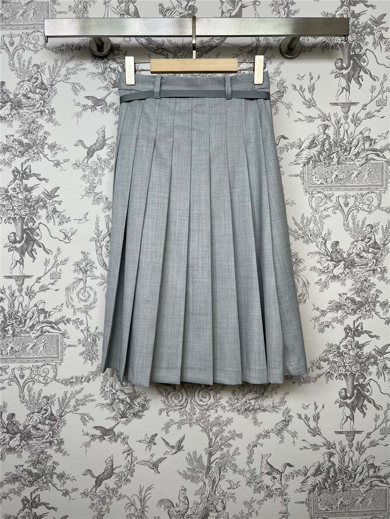 Pra*a new preppy pleated skirt