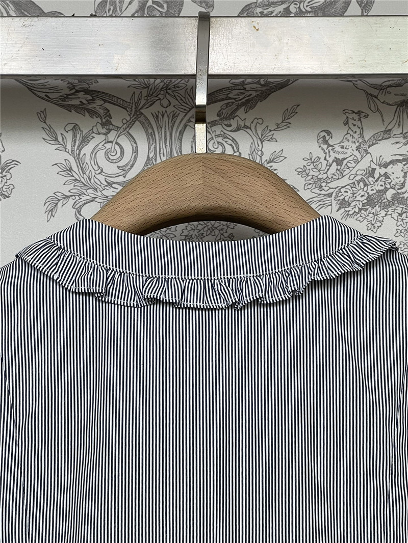 Ch**el new earring sleeveless shirt