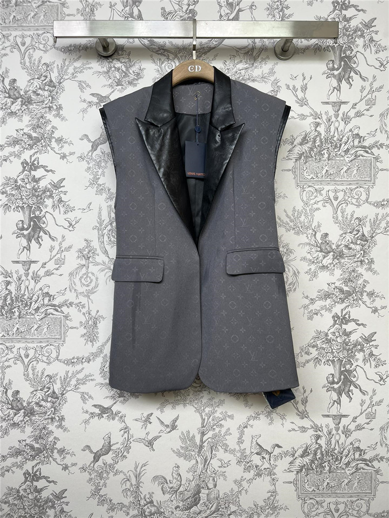 l0vis Vvtt0n lv new vest and shorts suit