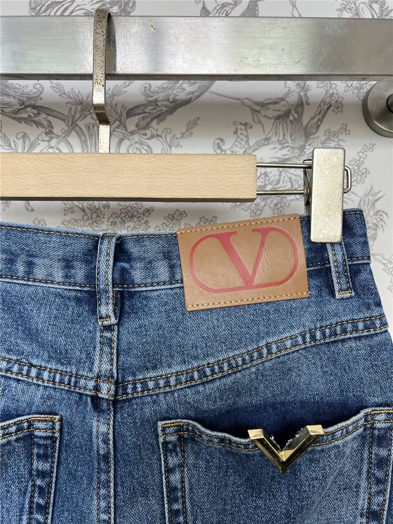 Va1e*ntin0 new straight jeans