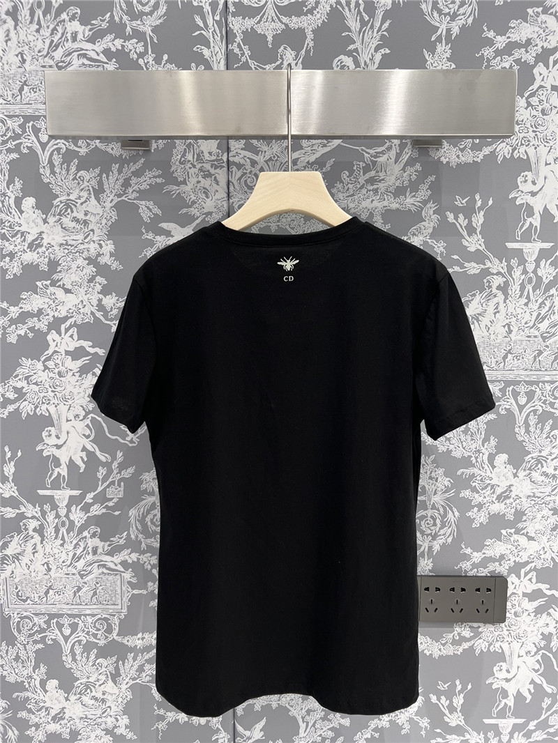 D10r printed number 8 t-shirt