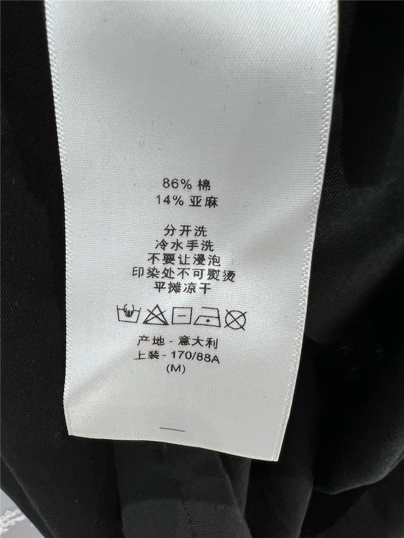 D10r printed number 8 t-shirt