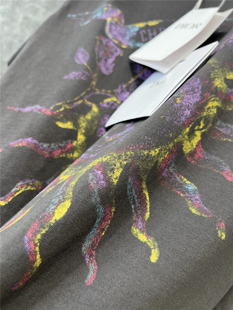 D10r tie-dye art positioning printed t-shirt