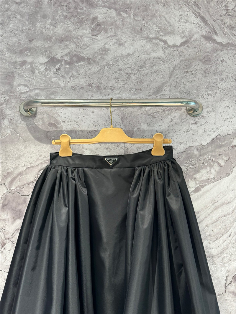Pra*a high waist fluffy umbrella skirt