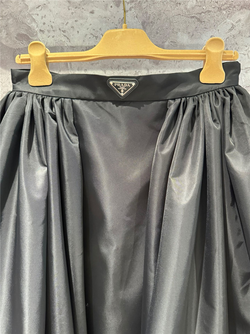 Pra*a high waist fluffy umbrella skirt