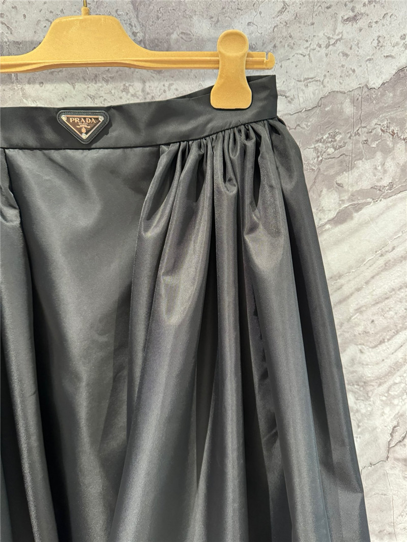 Pra*a high waist fluffy umbrella skirt