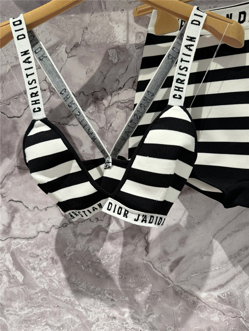 D10r striped bottoming suit