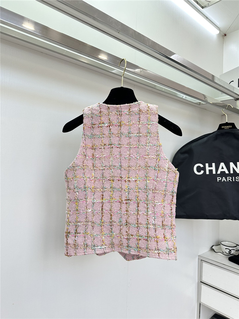 Ch**el v-neck vertical-breasted vest