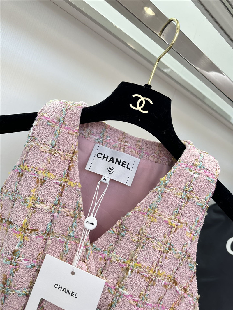 Ch**el v-neck vertical-breasted vest