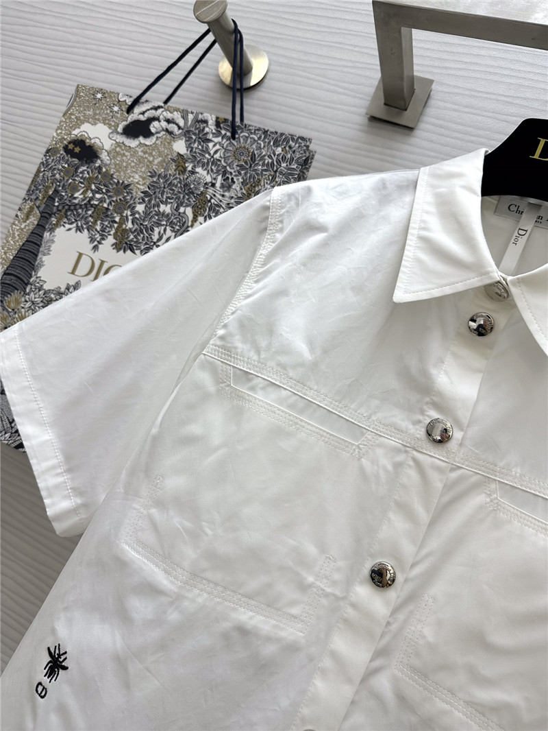 D10r short loose shirt