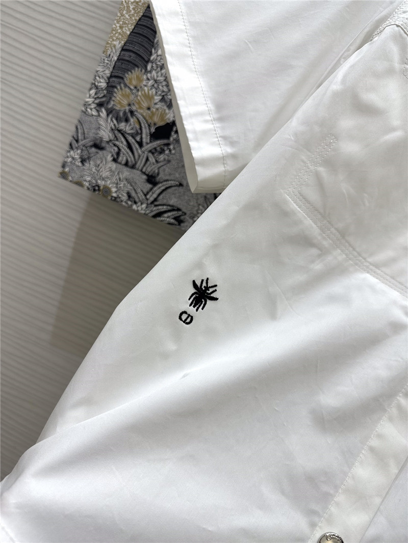 D10r short loose shirt