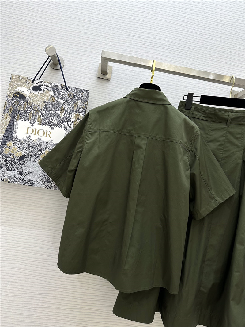 D10r short loose shirt