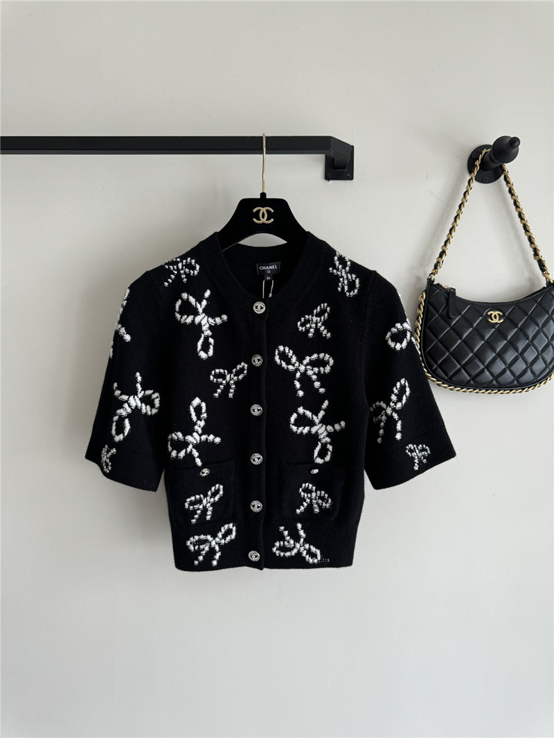 Chanel three-dimensional bow crocheted knitted vest top