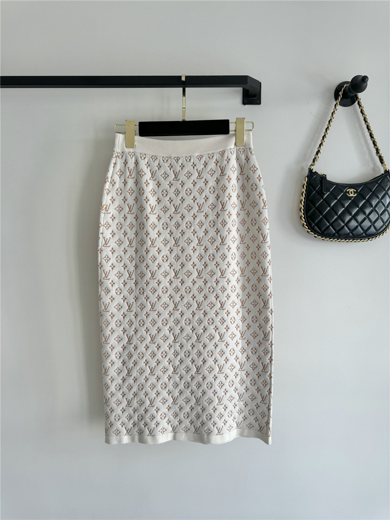 louis vuitton LV sweater + high-waisted slim skirt suit