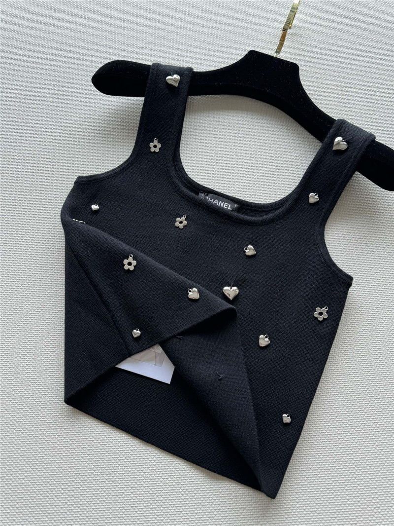 Ch**el new short vest