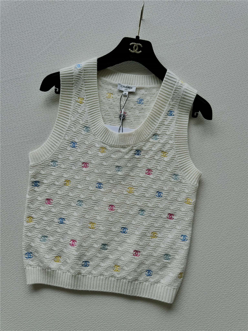 Ch**el colorful full logo vest white