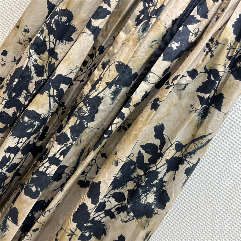 D10r french black floral print functional button long skirt