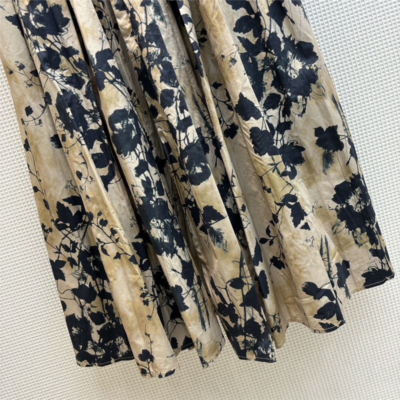 D10r french black floral print functional button long skirt