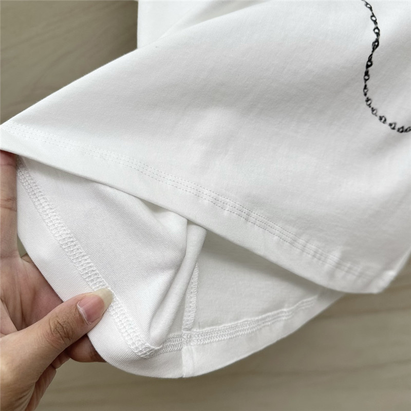 Bv*b*rry chain graffiti print cotton t-shirt