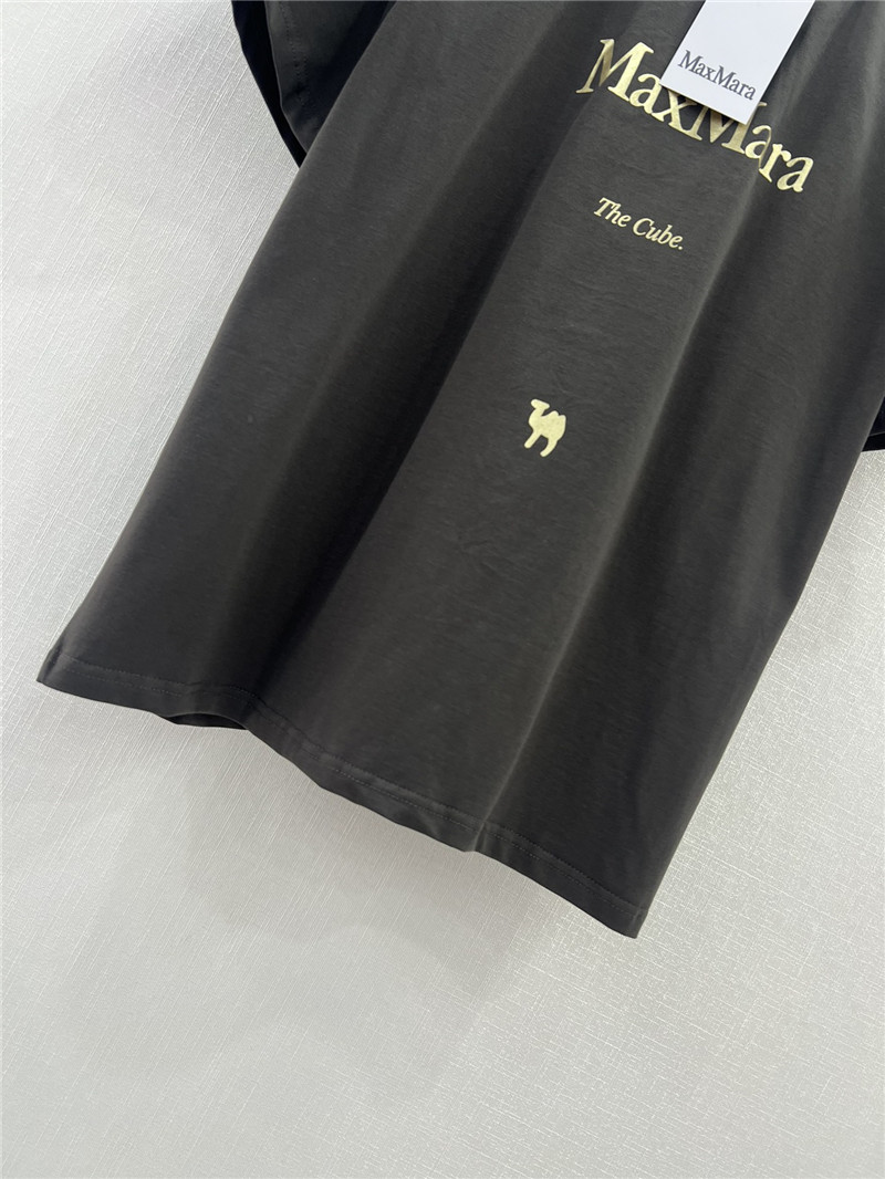 Vanitoo gold lettering printed front and back T-shirt