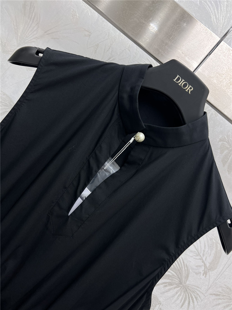 D10r pearl button sleeveless dress