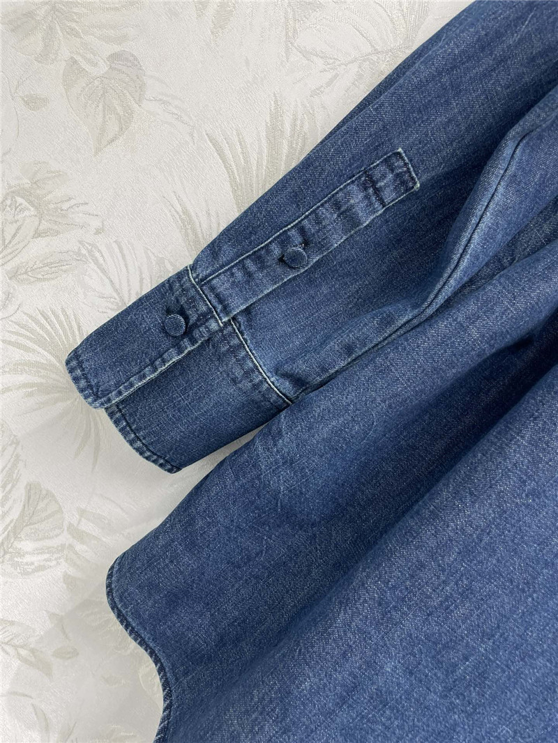 Va1e*ntin0 metallic v logo half-button denim shirt