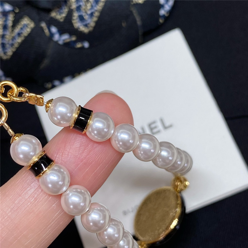 Ch**el black and white button pearl bracelet