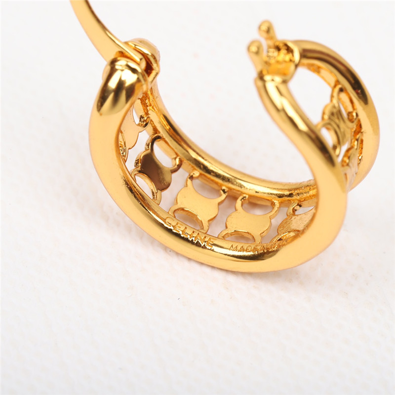 Ce1i*e small ring arc de triomphe earrings