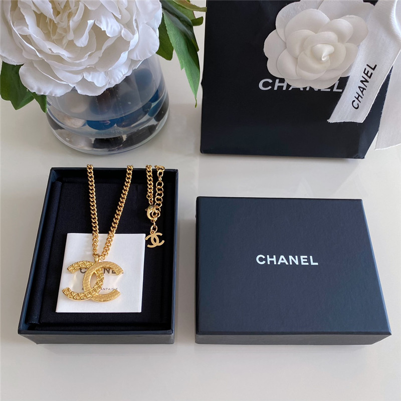 Ch**el letter double c necklace