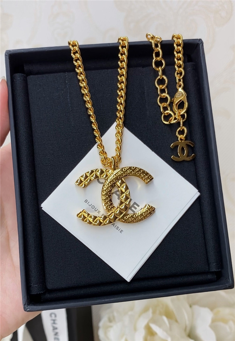 Ch**el letter double c necklace