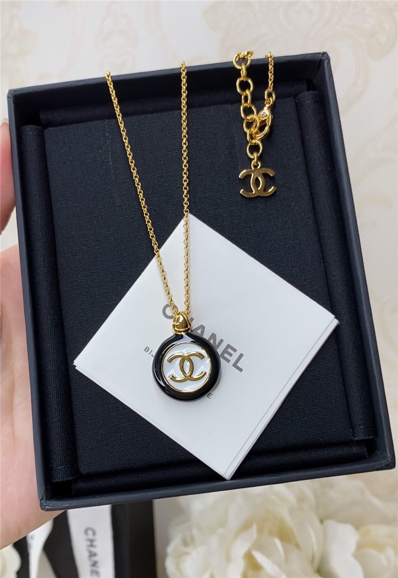 Chanel black and white button necklace